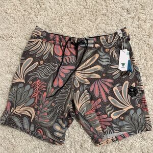 VISSLA Men's Tropical Pattern Swim Shorts - Gray and Pink